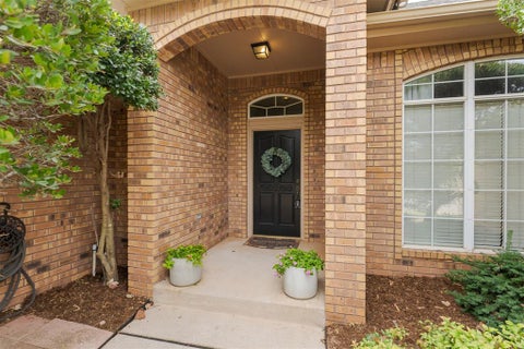 Photo of 1112 Copperfield Drive, Edmond, OK 73003 (MLS # 1251601)