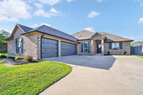 Photo of 2824 NW 168th Street, Edmond, OK 73012 (MLS # 1232503)