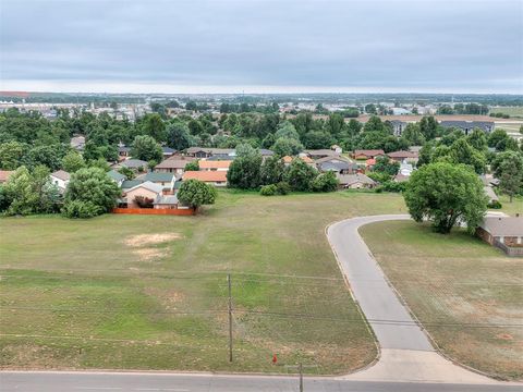 Photo of 8240 NW 10th Street, Oklahoma City, OK 73127 (MLS # 1227871)