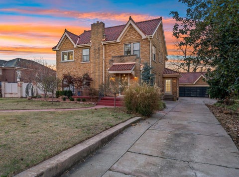 Photo of 1928 N Broadway Avenue, Shawnee, OK 74804 (MLS # 1252850)