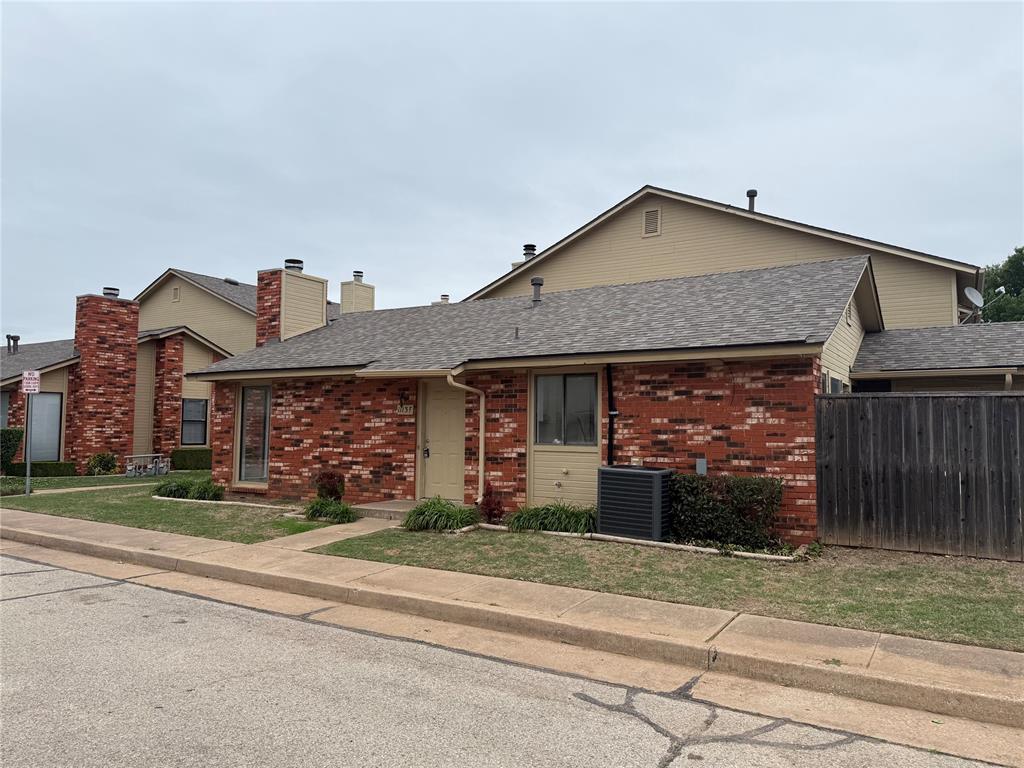 Photo 1 of 2 — 1113 Sequoyah Street F, Edmond, OK 73003