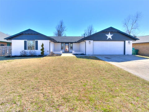 Photo of 11500 Carriage Drive, Yukon, OK 73099 (MLS # 1214615)
