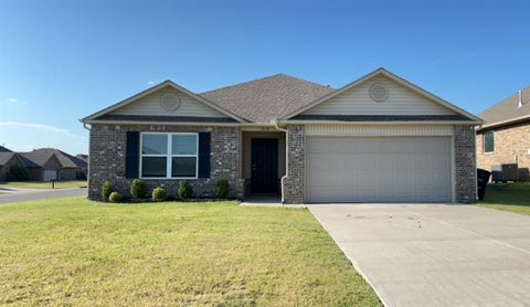 Photo of 1928 Timber Dale Drive, Shawnee, OK 74804 (MLS # 1235736)