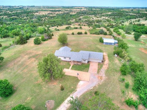 Photo of 1396 County Street 2960 Street, Blanchard, OK 73010 (MLS # 1226525)