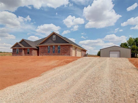 Photo of 1985 Twin Spires Trail, Blanchard, OK 73010 (MLS # 1231789)
