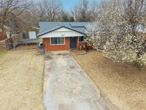 Photo of 817 S Pauline Avenue, El Reno, OK 73036 (MLS # 1217786)