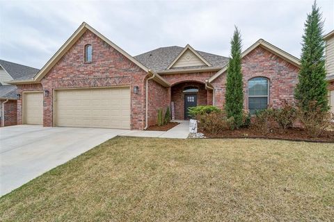 Photo of 532 Dardanelle Pass, Edmond, OK 73025 (MLS # 1226028)