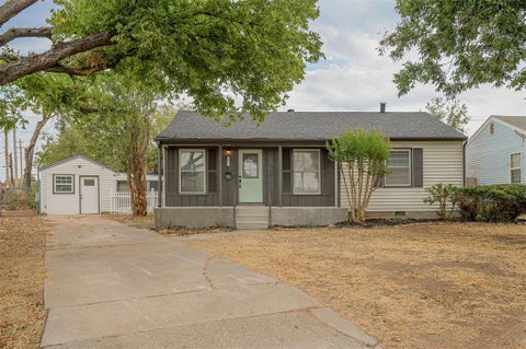 Photo of 231 Russell Drive, Midwest City, OK 73110 (MLS # 1251210)