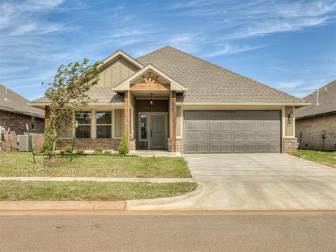 Photo of 12501 Dolche Vita Drive, Yukon, OK 73099 (MLS # 1225414)