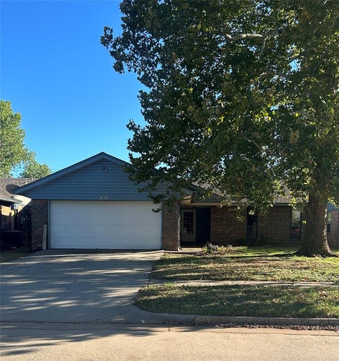 Photo of 646 W Linden Drive, Mustang, OK 73064 (MLS # 1252682)