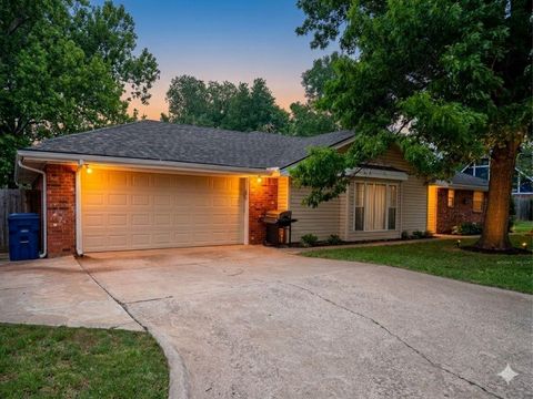 Photo of 11532 Hastings Avenue, Yukon, OK 73099 (MLS # 1226110)
