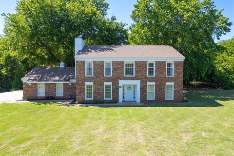 Photo of 1023 Lake Front Court, Purcell, OK 73080 (MLS # 1228519)