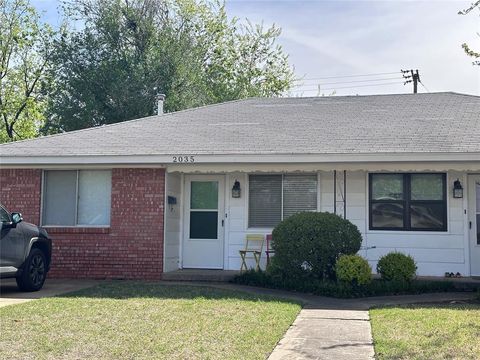 Photo of 2035 Delaware Lane #2027, Norman, OK 73071 (MLS # 1222932)