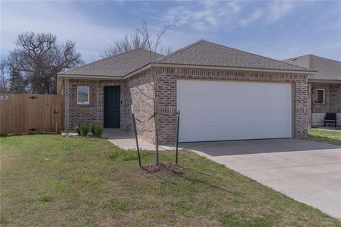 Photo of 12104 SW 33rd Street, Yukon, OK 73099 (MLS # 1220158)
