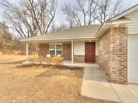 Photo of 823 Highgarden Circle, Noble, OK 73068 (MLS # 1231701)