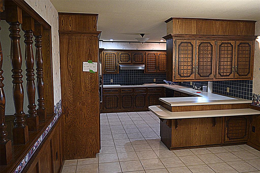 Shawnee, Oklahoma 74801, United States, 3 Bedrooms Bedrooms, ,3 BathroomsBathrooms,Residential,Pending,252706