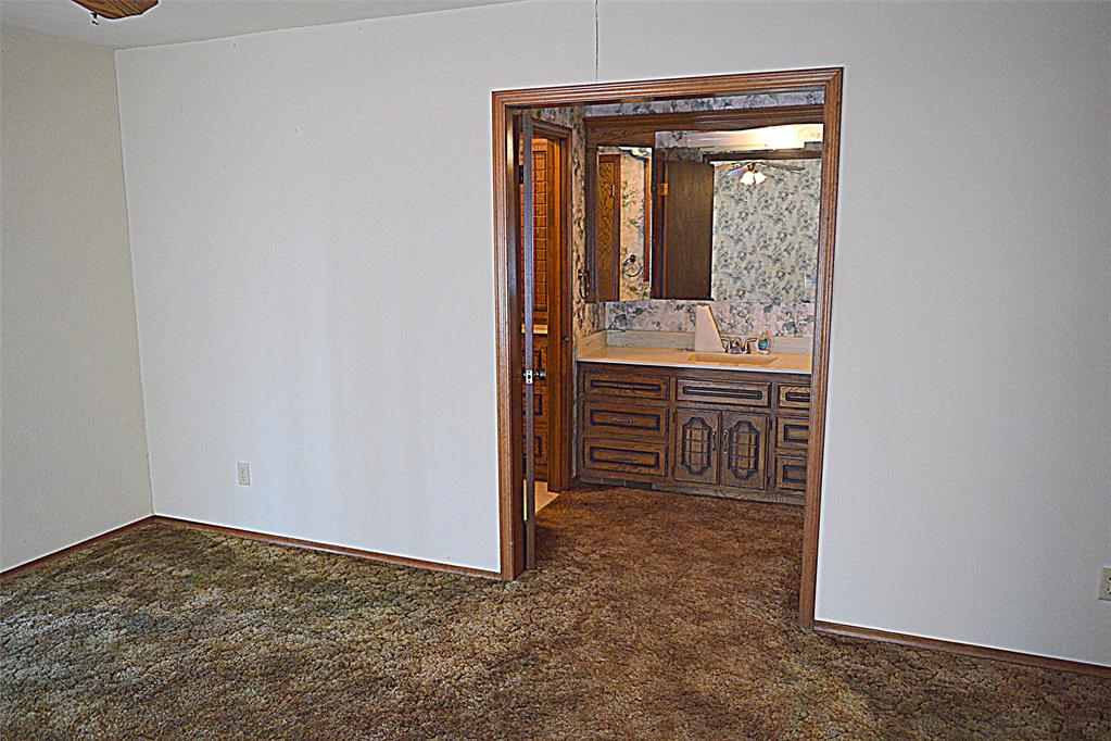 Shawnee, Oklahoma 74801, United States, 3 Bedrooms Bedrooms, ,3 BathroomsBathrooms,Residential,Pending,252706