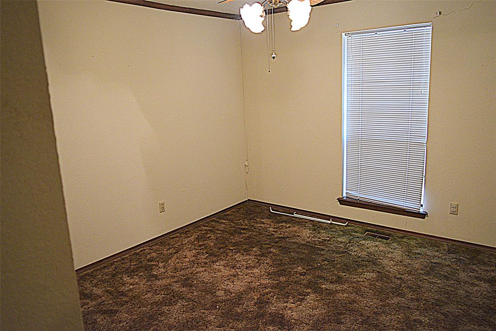 Shawnee, Oklahoma 74801, United States, 3 Bedrooms Bedrooms, ,3 BathroomsBathrooms,Residential,Pending,252706