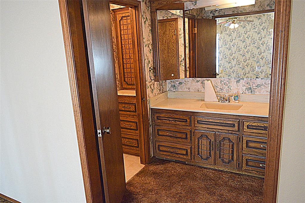 Shawnee, Oklahoma 74801, United States, 3 Bedrooms Bedrooms, ,3 BathroomsBathrooms,Residential,Pending,252706