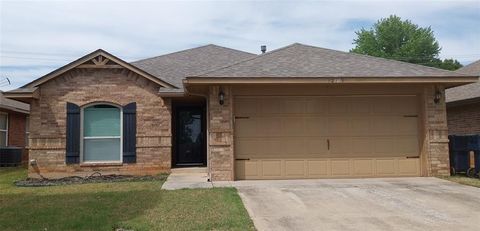 Photo of 12109 SW 8th Street, Yukon, OK 73099 (MLS # 1224486)