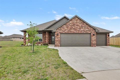 Photo of 12812 NW 141st Circle, Yukon, OK 73099 (MLS # 1226003)
