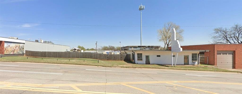 Photo 1 of 2 — 1215 S 4th Street, Chickasha, OK 73018