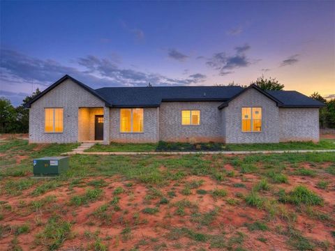 Photo of 10130 S Meadows Lane, Guthrie, OK 73044 (MLS # 1224189)