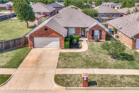 Photo of 10929 NW 37th Street, Yukon, OK 73099 (MLS # 1228622)