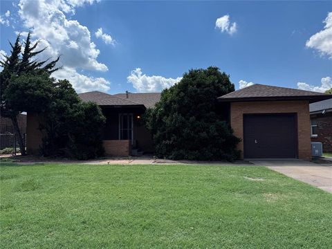 Photo of 9501 Stratford Drive, Oklahoma City, OK 73120 (MLS # 1238154)