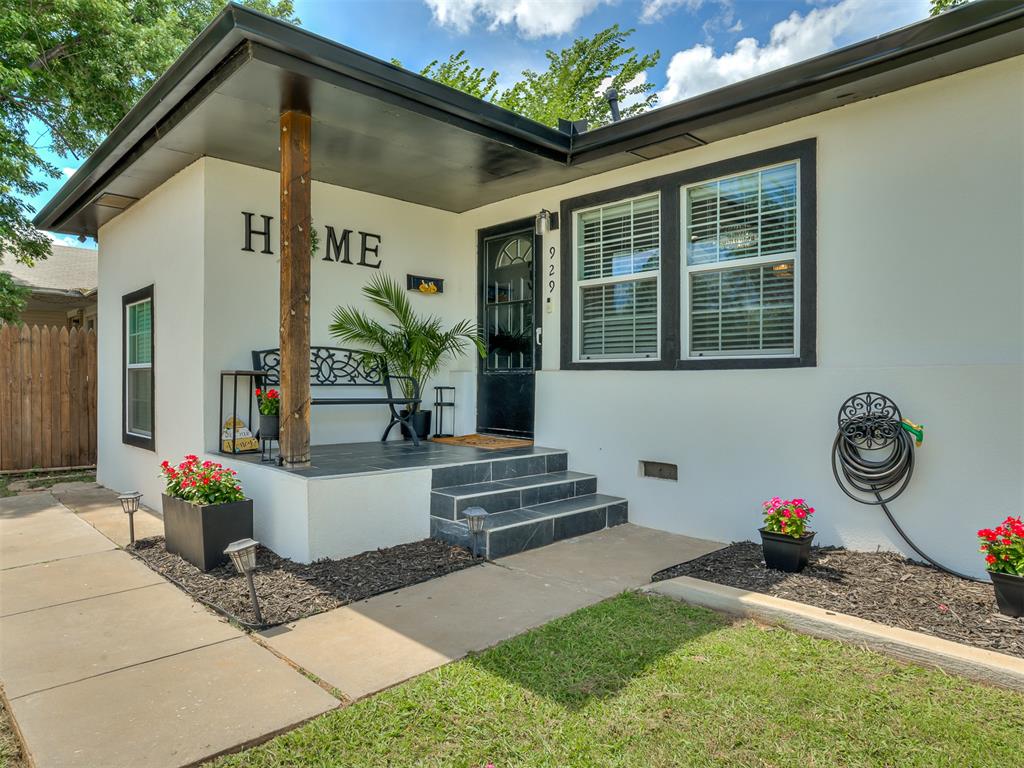 Photo 1 of 30 — 929 SW 52nd Street, Oklahoma City, OK 73109