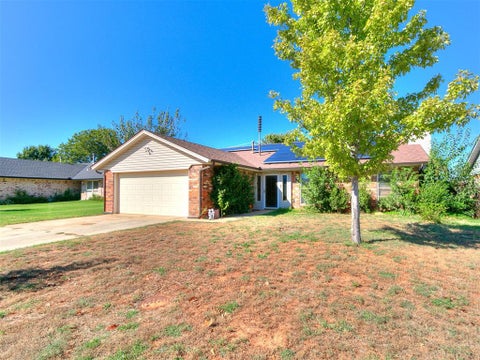 Photo of 337 Choctaw Place, Yukon, OK 73099 (MLS # 1252564)