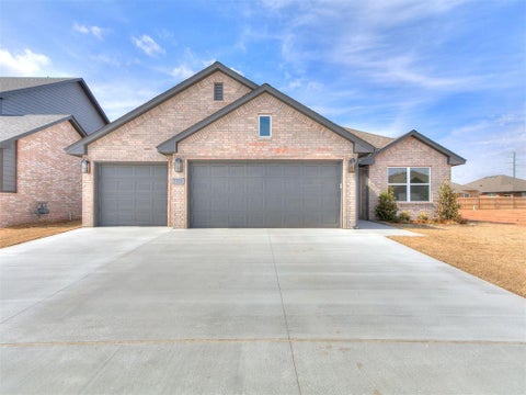 Photo of 7705 Three Woods Lane, Yukon, OK 73099 (MLS # 1232333)