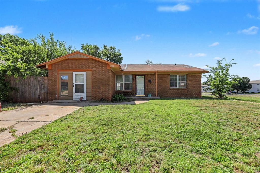 Photo 1 of 25 — 704 NE Katherine Place, Oklahoma City, OK 73114