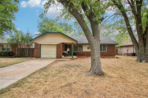 Photo of 509 Riverview Drive, Noble, OK 73068 (MLS # 1248713)