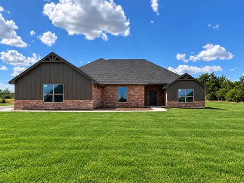 Photo of 2541 Secretariat Pass, Guthrie, OK 73044 (MLS # 1249261)