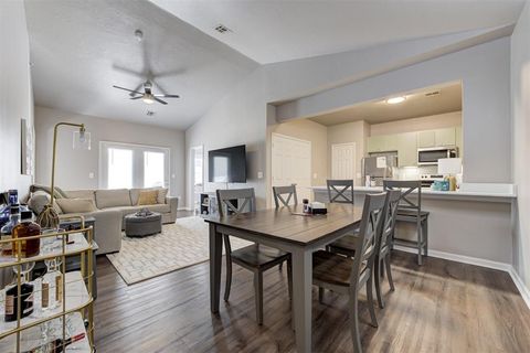 Photo of 2200 Classen Boulevard #6133, Norman, OK 73071 (MLS # 1226699)