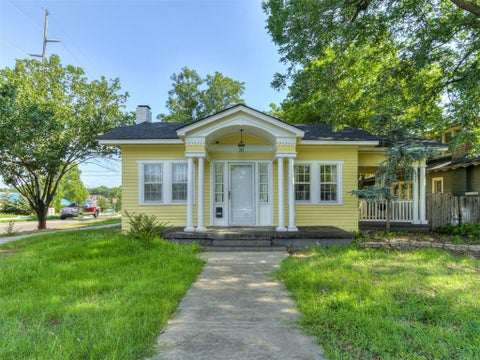 Photo of 1025 NW 34th Street, Oklahoma City, OK 73118 (MLS # 1248161)