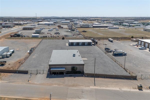 1101 E LOOMIS RD, WEATHERFORD, OK 73096 - Image 738b6cc4d1fe6ed2b7aa2d0b5ed05cfe/2133255812