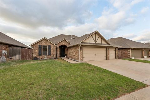 Photo of 10917 SW 30th Terrace, Yukon, OK 73099 (MLS # 1226490)