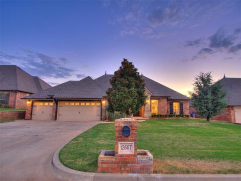 Photo of 12607 Forest Oaks Drive, Choctaw, OK 73020 (MLS # 1249994)