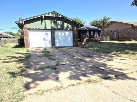 Photo of 713 NE 83rd Street, Oklahoma City, OK 73114 (MLS # 1245348)