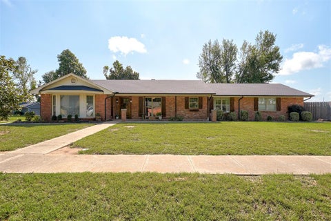 Photo of 1301 Brookhaven Boulevard, Norman, OK 73072 (MLS # 1239502)