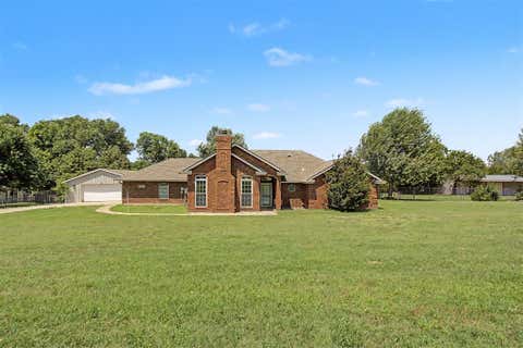 Photo of 761 S Carolyn Drive, Choctaw, OK 73020 (MLS # 1233707)