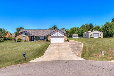 Photo of 14457 Autumn Drive, Choctaw, OK 73020 (MLS # 1229197)