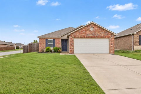 Photo of 9638 High Noon Road, Yukon, OK 73099 (MLS # 1252075)