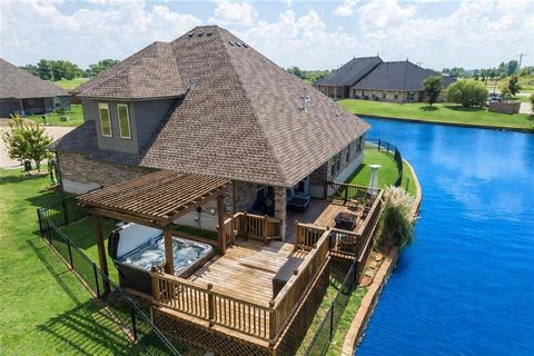 Photo of 1404 Katelyn Court, Yukon, OK 73099 (MLS # 1219401)