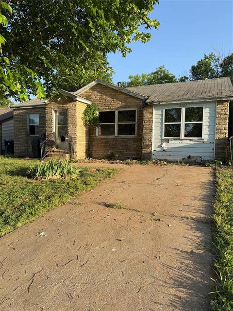 Photo of 2404 SW 51st Street, Oklahoma City, OK 73119 (MLS # 1227034)