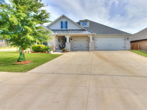 Photo of 1012 Mount Irving Way, Norman, OK 73071 (MLS # 1230673)