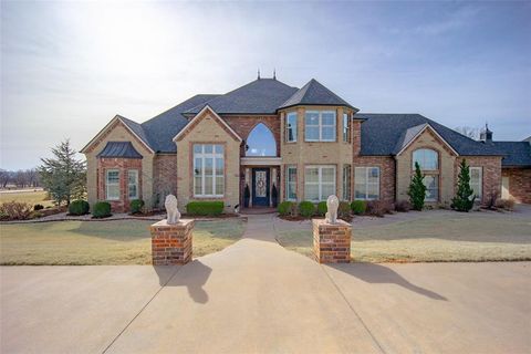 Photo of 2265 Clubhouse Drive, Blanchard, OK 73010 (MLS # 1214623)