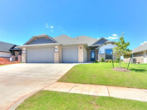 Photo of 11837 NW 120th Street, Yukon, OK 73099 (MLS # 1224711)